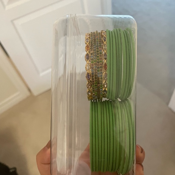 Indian jewelry bangles necklaces wedding sets - Picture 2 of 6